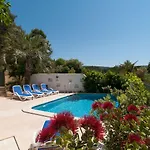 Exclusive Beachfront With Pool For 8 At Island Brac Mirce
