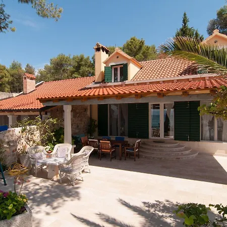 Villa Exclusive Beachfront With Pool For 8 At Island Brac Mirce